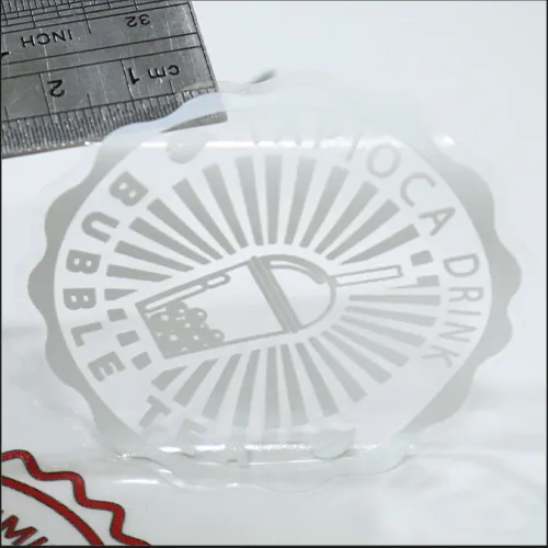 รูปการพิมพ์แบบ 2 ชั้น White + color printing หรือการพิมพ์ขาว + สี