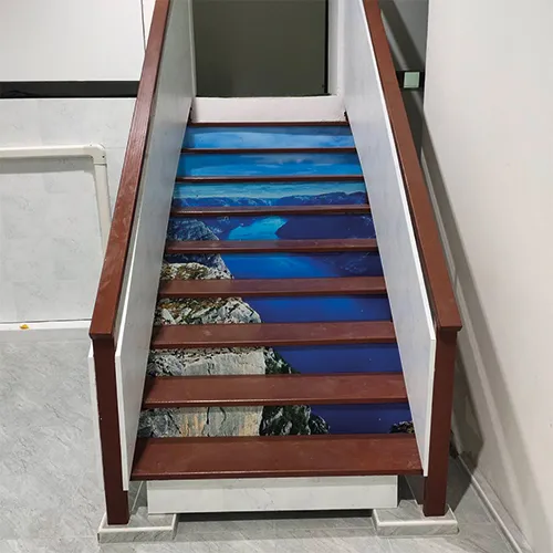 รูป สาธิตการพิมพ์ยูวีลงแผ่นพลาสวูด