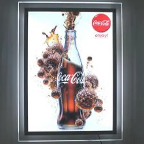 รูป สาธิตการพิมพ์ยูวีลงแผ่นอะคริลิค