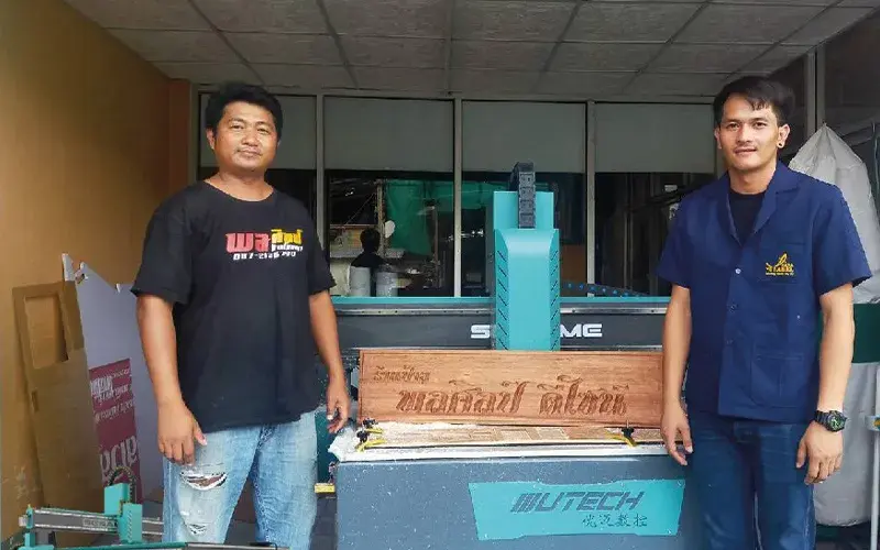 ติดตั้งเครื่องซีเอ็นซี เร้าเตอร์  UTECH CNC ROUTER